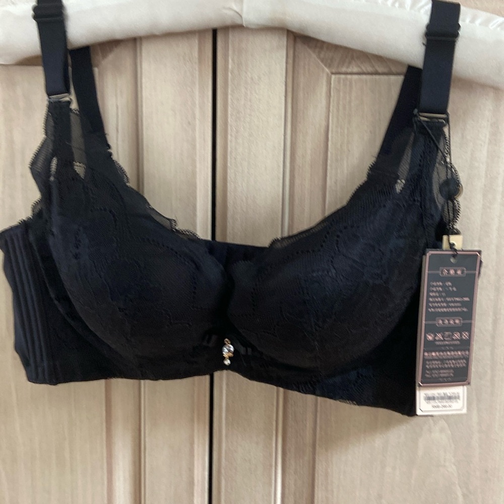 Mimi bra nwt black padded underwire